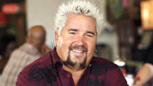 Guy Fieri 为失业的餐厅员工筹集 2000 万美元